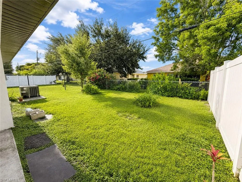 923 SE 14th Street Cape Coral, FL 33990