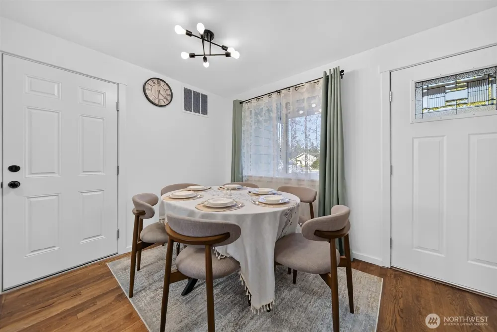 233 S 301st Street Federal Way, WA 98003