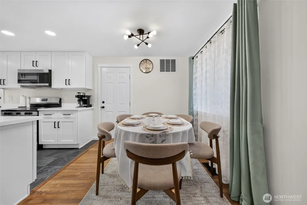 233 S 301st Street Federal Way, WA 98003