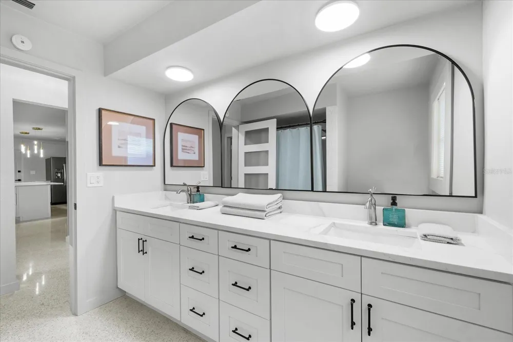 10001 S YACHT CLUB DRIVE Treasure Island, FL 33706