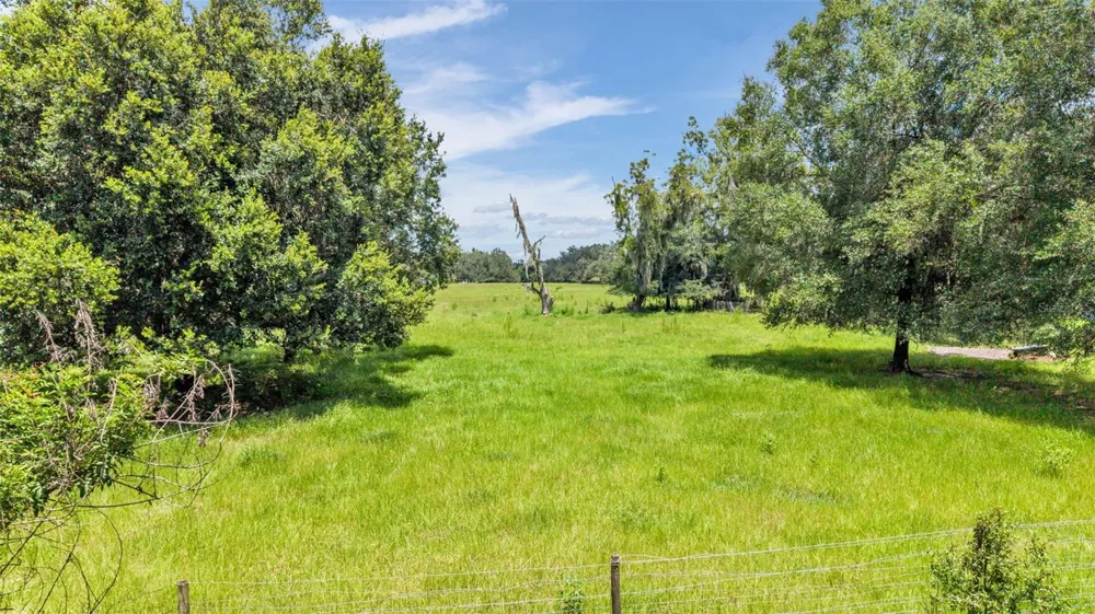 1620 SPARKMAN ROAD Tampa, FL 33610
