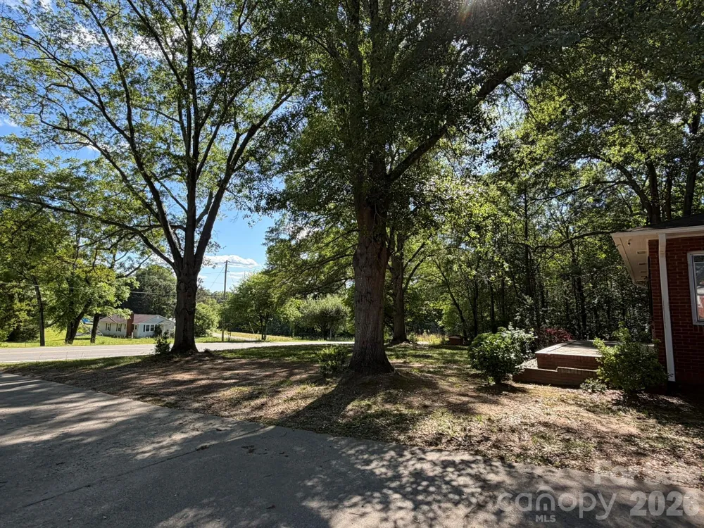 382 Alexis High Shoals Road Dallas, NC 28034