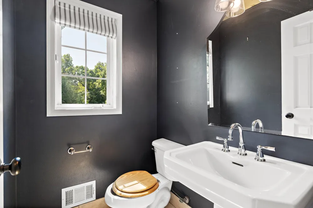 1504 Fairfield Road S Minnetonka, MN 55305