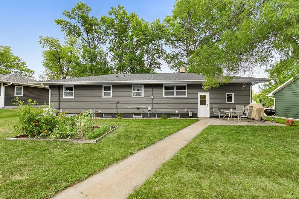 831 6th Street Albany, MN 56307