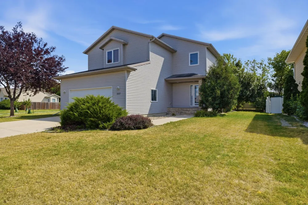 507 19th Avenue W West Fargo, ND 58078