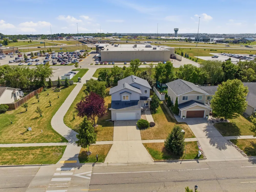 507 19th Avenue W West Fargo, ND 58078