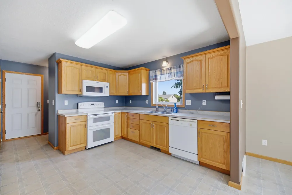 507 19th Avenue W West Fargo, ND 58078