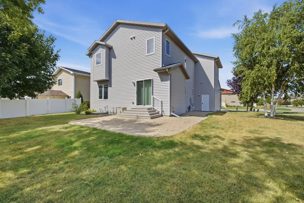 507 19th Avenue W West Fargo, ND 58078
