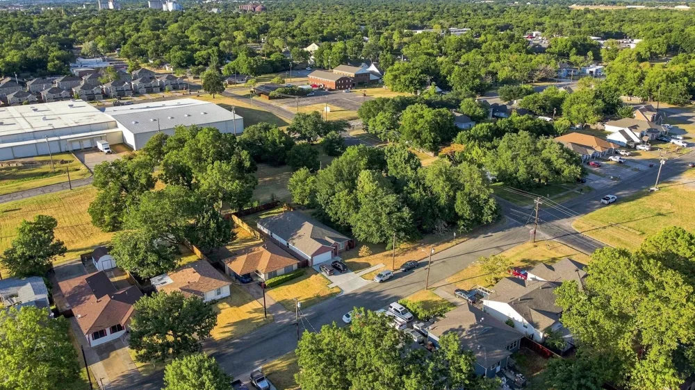 203 W Wilson Avenue Sherman, TX 75090