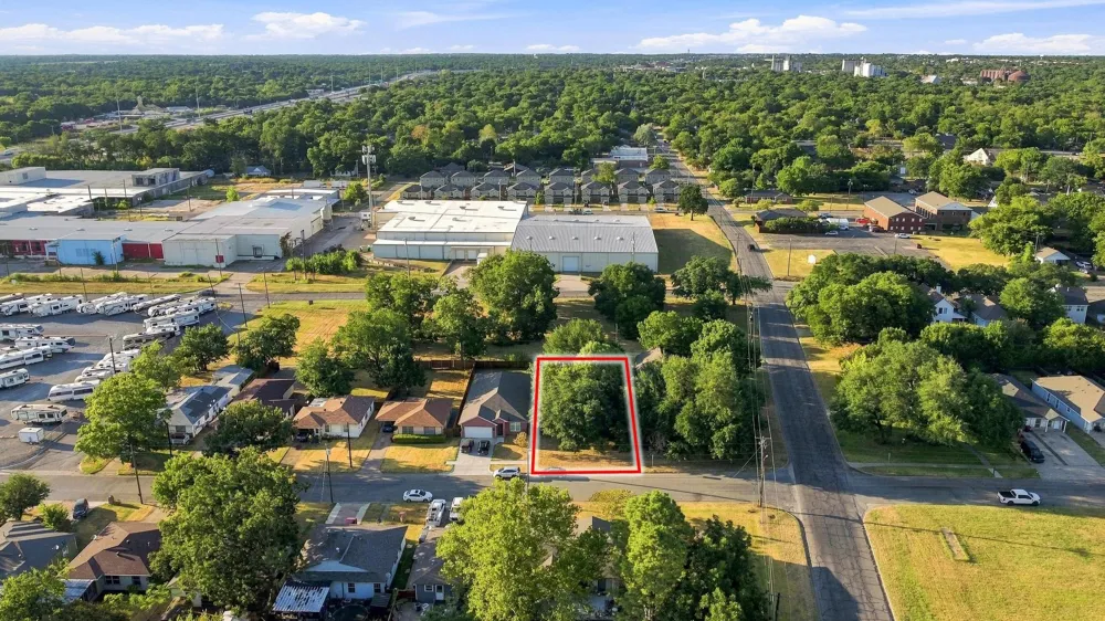 203 W Wilson Avenue Sherman, TX 75090