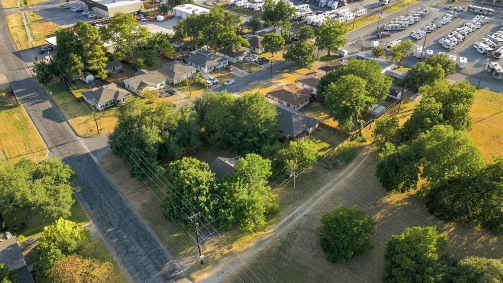 203 W Wilson Avenue Sherman, TX 75090