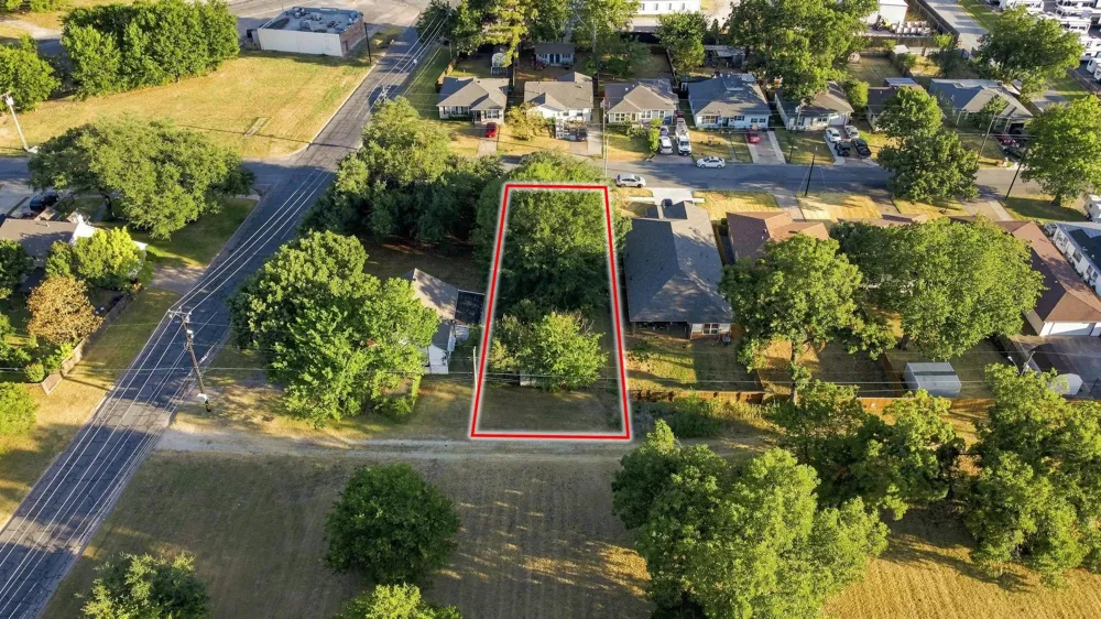 203 W Wilson Avenue Sherman, TX 75090