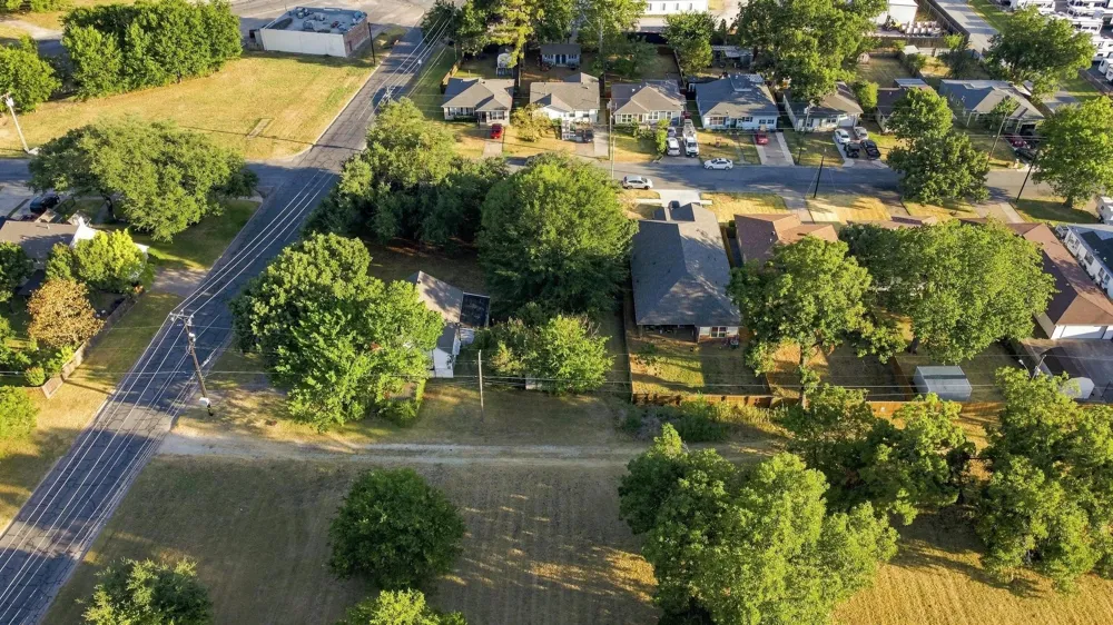 203 W Wilson Avenue Sherman, TX 75090