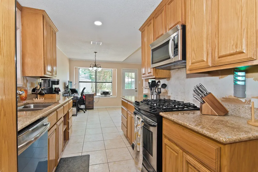 6545 Meadowlark Lane E Watauga, TX 76148