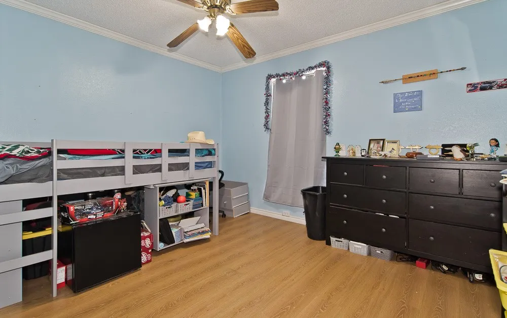 6545 Meadowlark Lane E Watauga, TX 76148