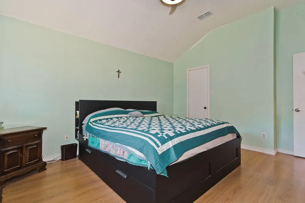 6545 Meadowlark Lane E Watauga, TX 76148