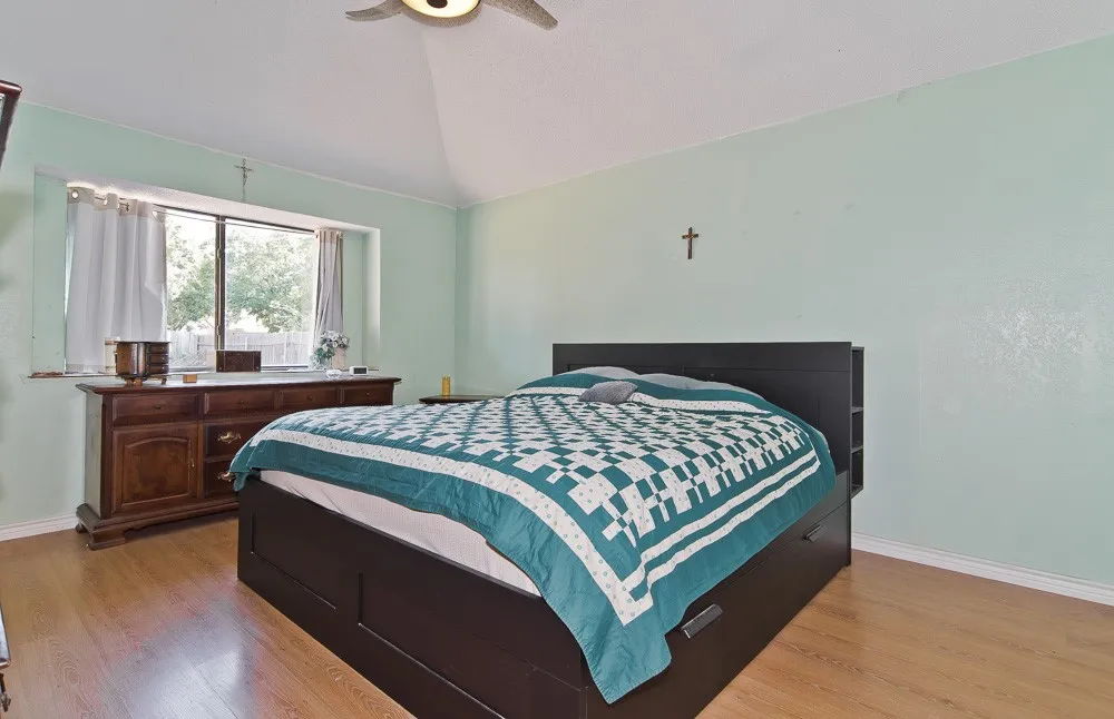 6545 Meadowlark Lane E Watauga, TX 76148
