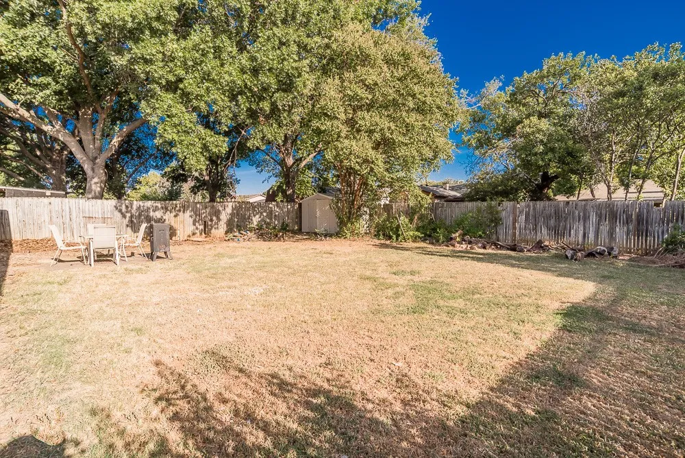 6545 Meadowlark Lane E Watauga, TX 76148