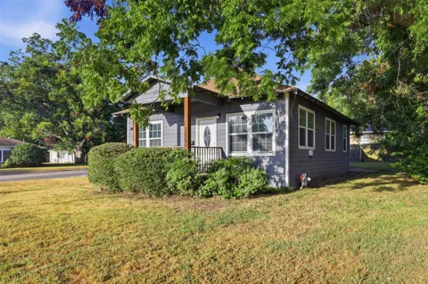 1306 S Austin