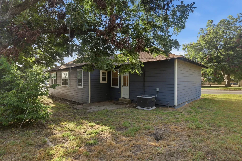 1306 S Austin Brenham, TX 77833