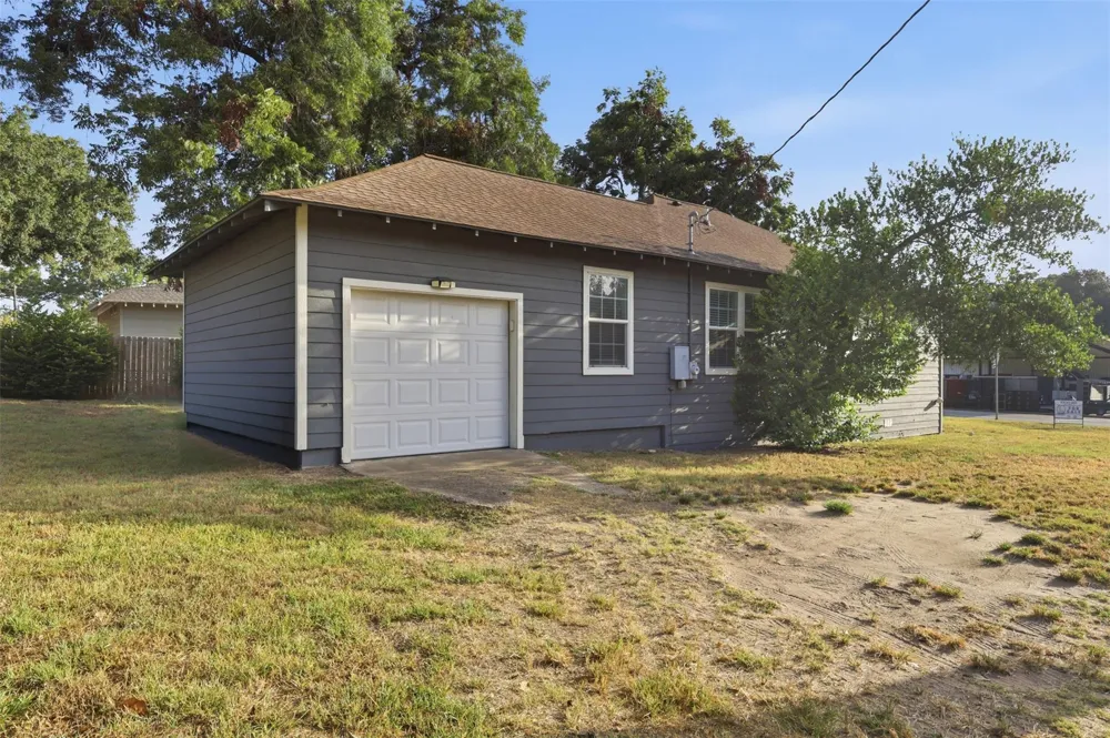 1306 S Austin Brenham, TX 77833