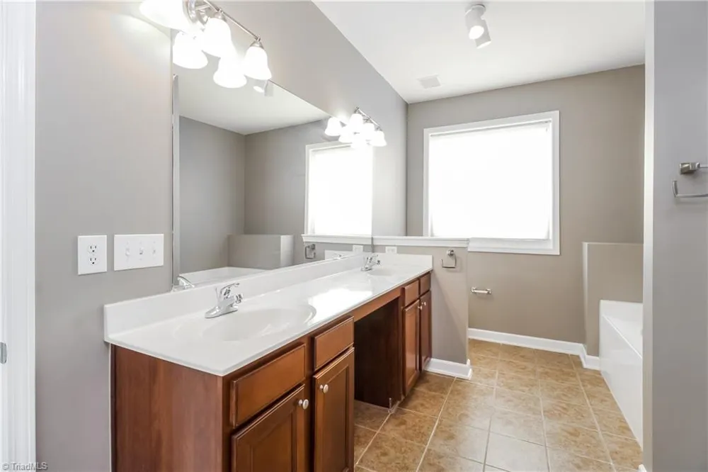 4512 Treebark Lane High Point, NC 27265