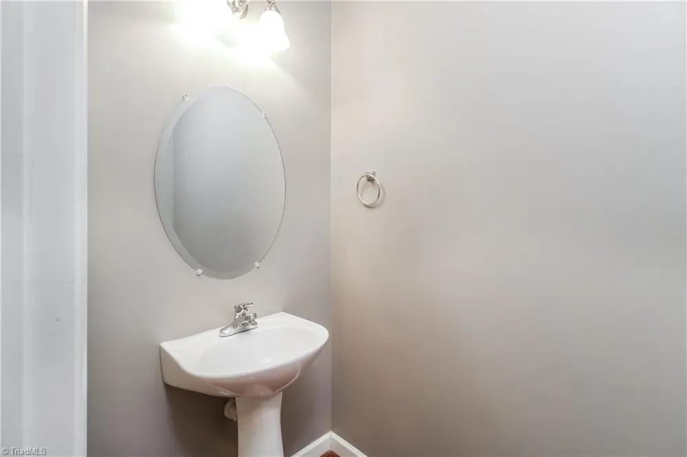 4512 Treebark Lane High Point, NC 27265
