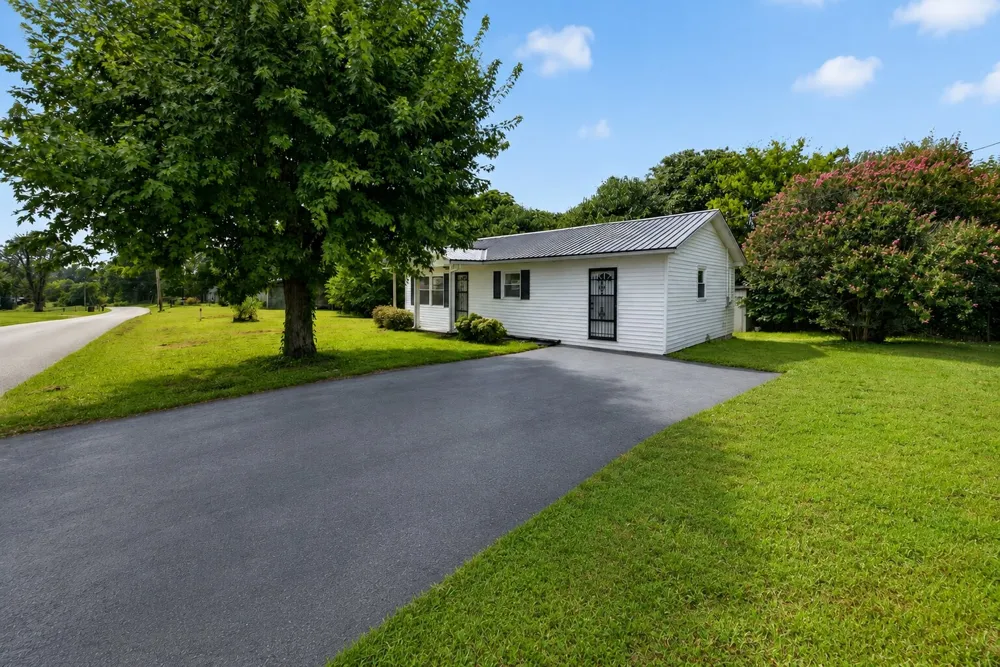 740 Pleasant Hill Rd Sparta, TN 38583