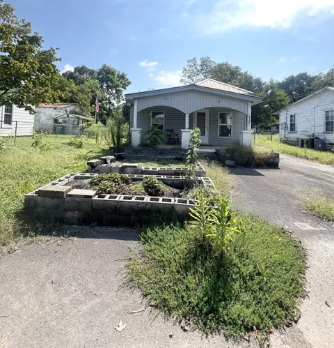 410 Elm St
