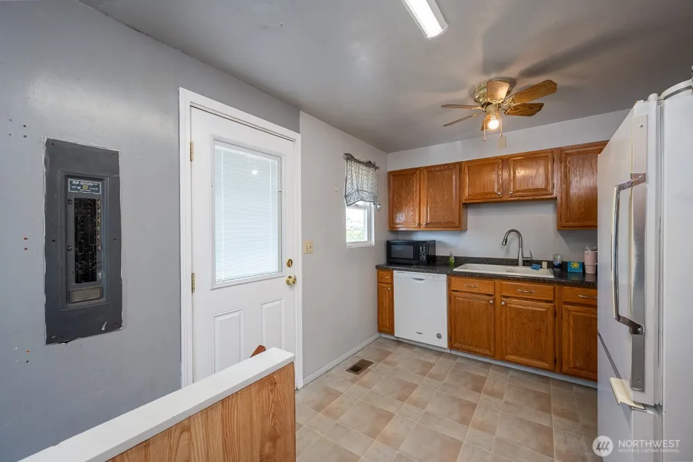 1308 Buell Drive Moses Lake, WA 98837