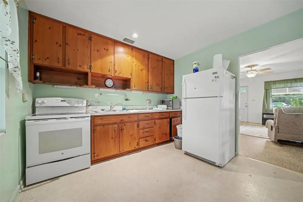 1941 OGLESBY AVENUE Winter Park, FL 32789