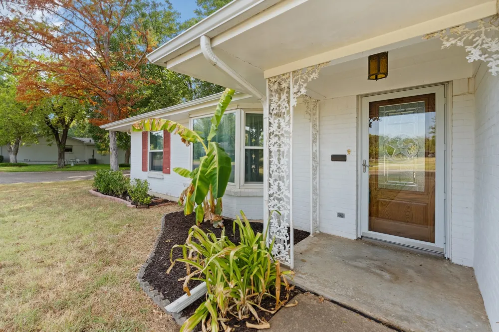 1227 Hilltop Drive Cleburne, TX 76033