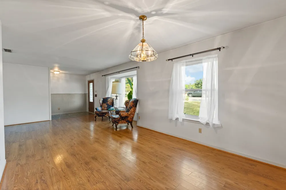 1227 Hilltop Drive Cleburne, TX 76033