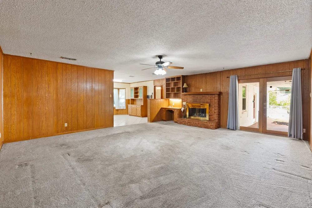 1227 Hilltop Drive Cleburne, TX 76033