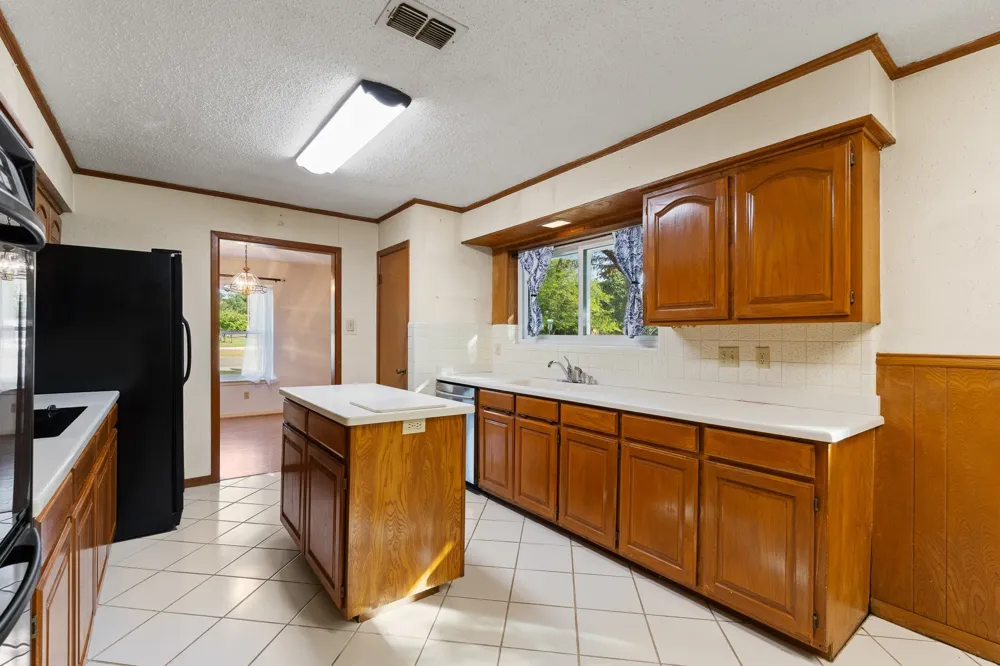 1227 Hilltop Drive Cleburne, TX 76033