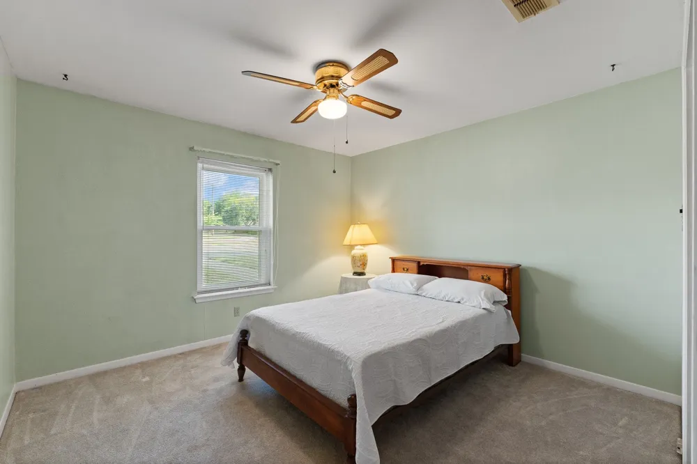 1227 Hilltop Drive Cleburne, TX 76033