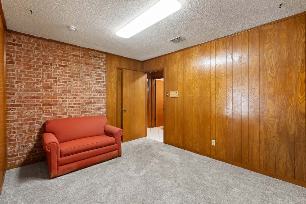 1227 Hilltop Drive Cleburne, TX 76033