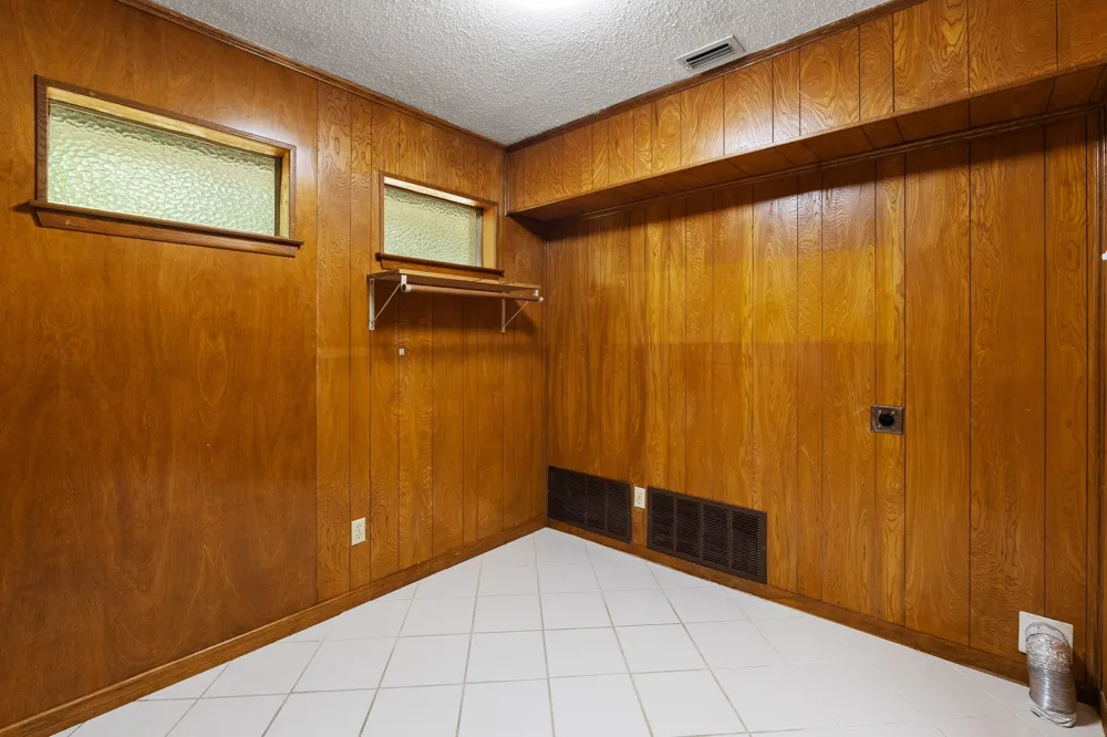 1227 Hilltop Drive Cleburne, TX 76033