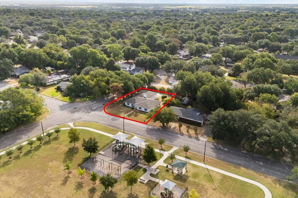 1227 Hilltop Drive Cleburne, TX 76033