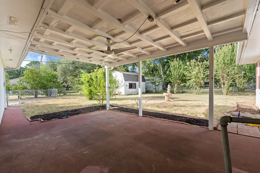 1227 Hilltop Drive Cleburne, TX 76033