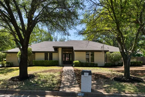 6851 Shorecrest Court