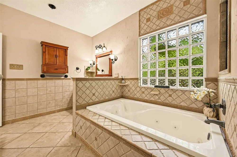 412 Melodywood Drive Friendswood, TX 77546