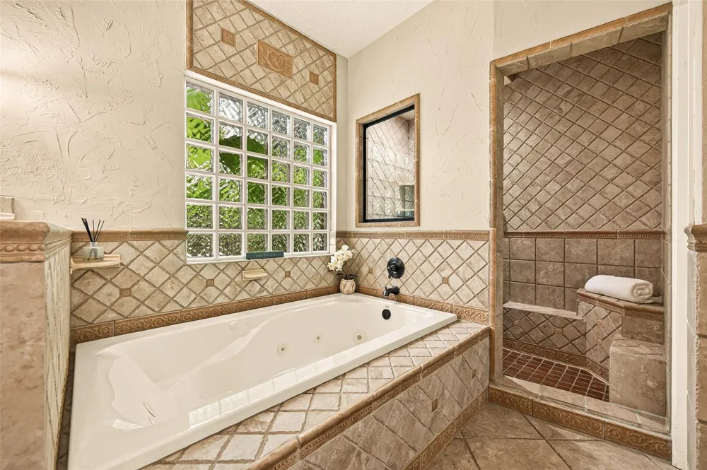412 Melodywood Drive Friendswood, TX 77546