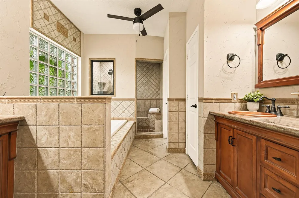 412 Melodywood Drive Friendswood, TX 77546