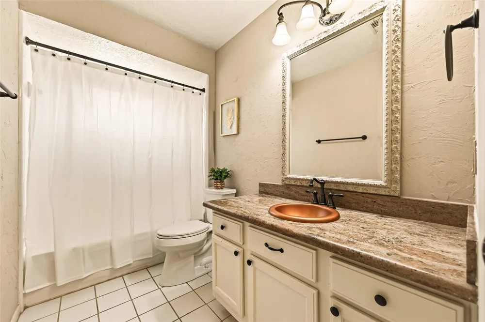 412 Melodywood Drive Friendswood, TX 77546