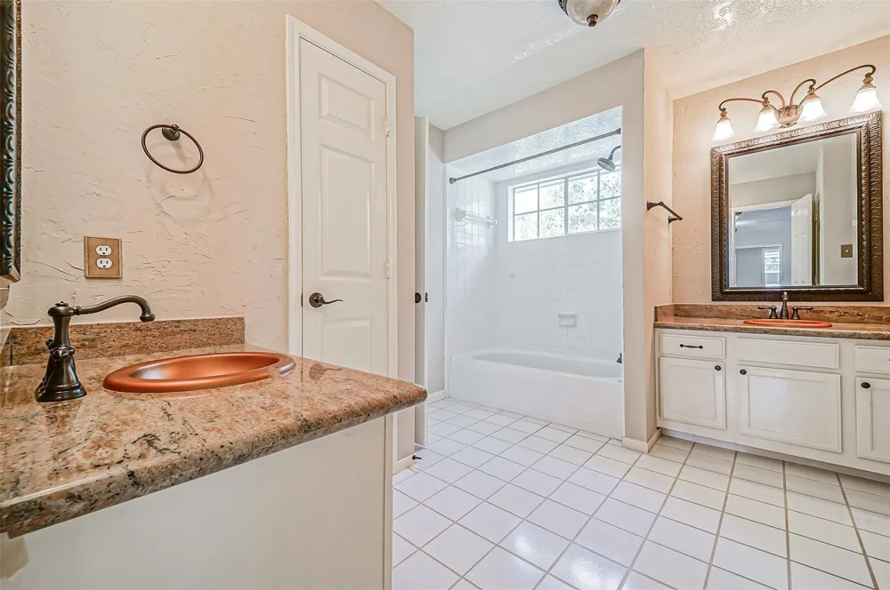 412 Melodywood Drive Friendswood, TX 77546
