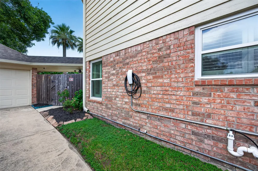 412 Melodywood Drive Friendswood, TX 77546