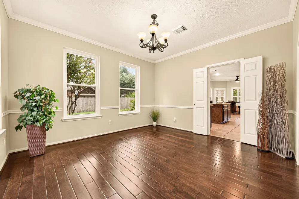 412 Melodywood Drive Friendswood, TX 77546