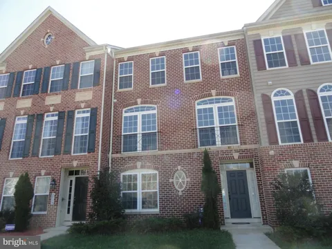 2711 LUCAS RUN WAY