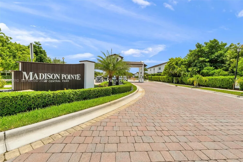 10204 NW 86th St Doral, FL 33178
